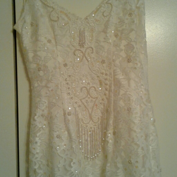 Wedding gown. DRASTIC REDUCTION!! or best offer!! - Picture 4 of 7